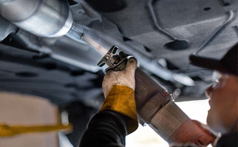 MagnaFlow Universal Catalytic Converter 2.5inch OBDII Rear
