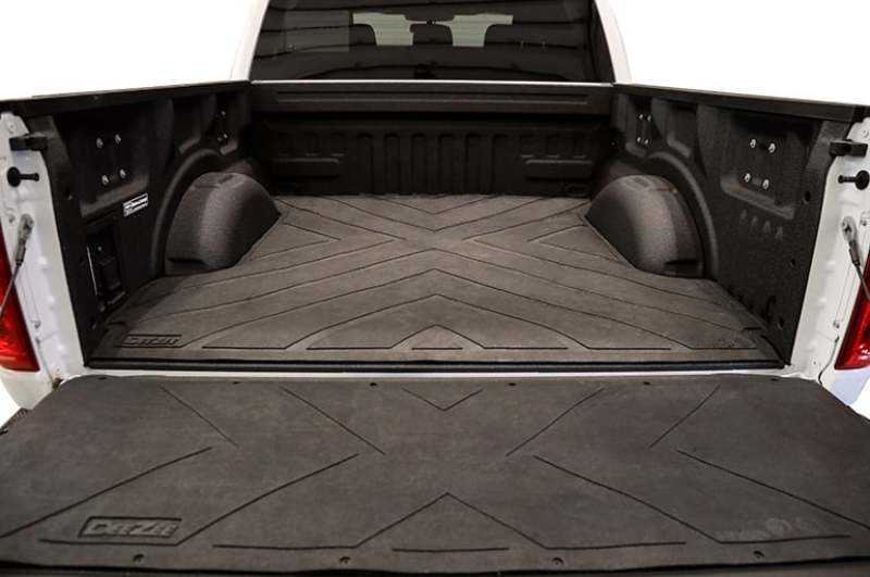 Dee Zee 07-18 Chevrolet Silverado Heavyweight Bed Mat - Custom Fit 6 1/2Ft Bed (X Pattern)